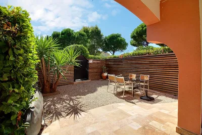 Küche; küchengeräte, holzboden, tageslicht, moderner stil, renoviert