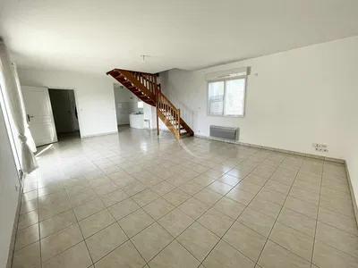 Küche; küchengeräte, holzboden, tageslicht, moderner stil, renoviert