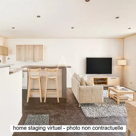 Дневна соба; дрвени под, природно светло, модерни стил, високи плафони