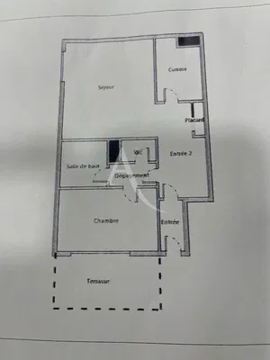 Дневна соба; дрвени под, природно светло, модерни стил, високи плафони