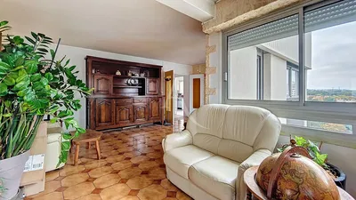 غرفة معيشة; أرضية خشبية, ضوء طبيعي, أسلوب عصري, أسقف عالية