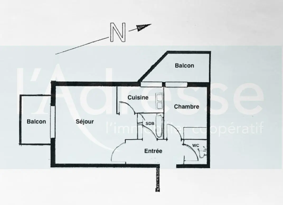 Dnevni boravak; drveni pod, prirodna svjetlost, moderan stil, visoki stropovi