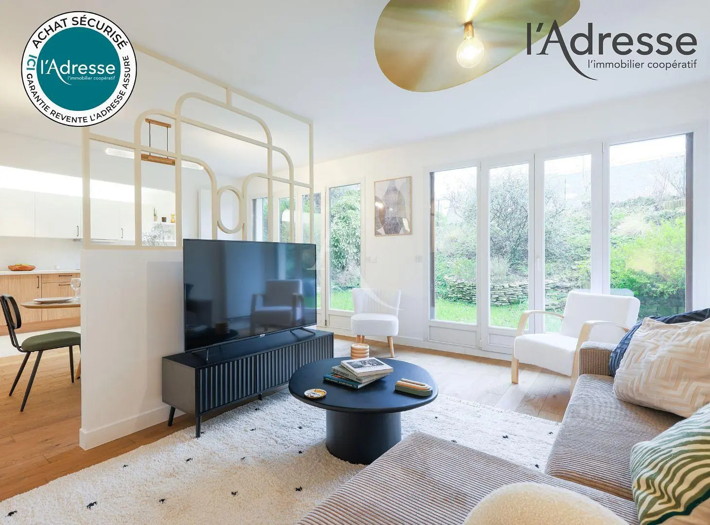 مطبخ; أجهزة المطبخ, أرضية من البلاط, ضوء طبيعي, أسلوب عصري, مجدد