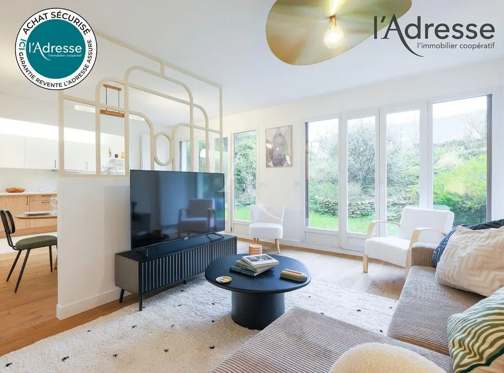 مطبخ; أجهزة المطبخ, أرضية من البلاط, ضوء طبيعي, أسلوب عصري, مجدد