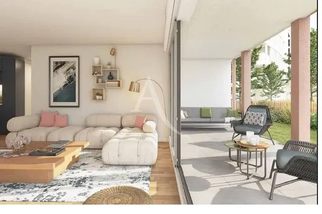 Kuchyňa; kuchynské spotrebiče, drevená podlaha, prirodzené svetlo, moderný štýl, po rekonštrukcii