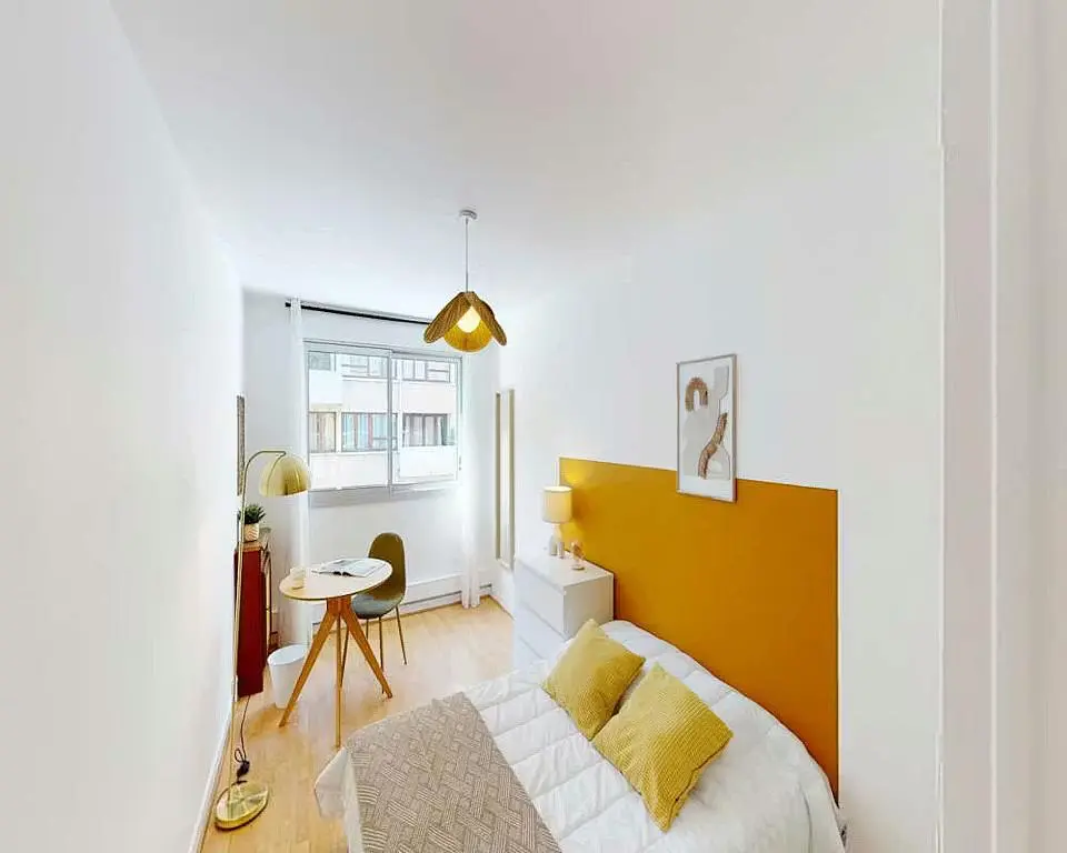 غرفة معيشة; أرضية خشبية, ضوء طبيعي, أسلوب عصري, أسقف عالية