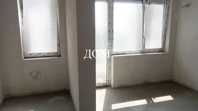 Kuchyňa; kuchynské spotrebiče, drevená podlaha, prirodzené svetlo, moderný štýl, po rekonštrukcii