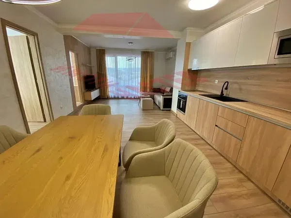 Küche; küchengeräte, holzboden, tageslicht, moderner stil, renoviert