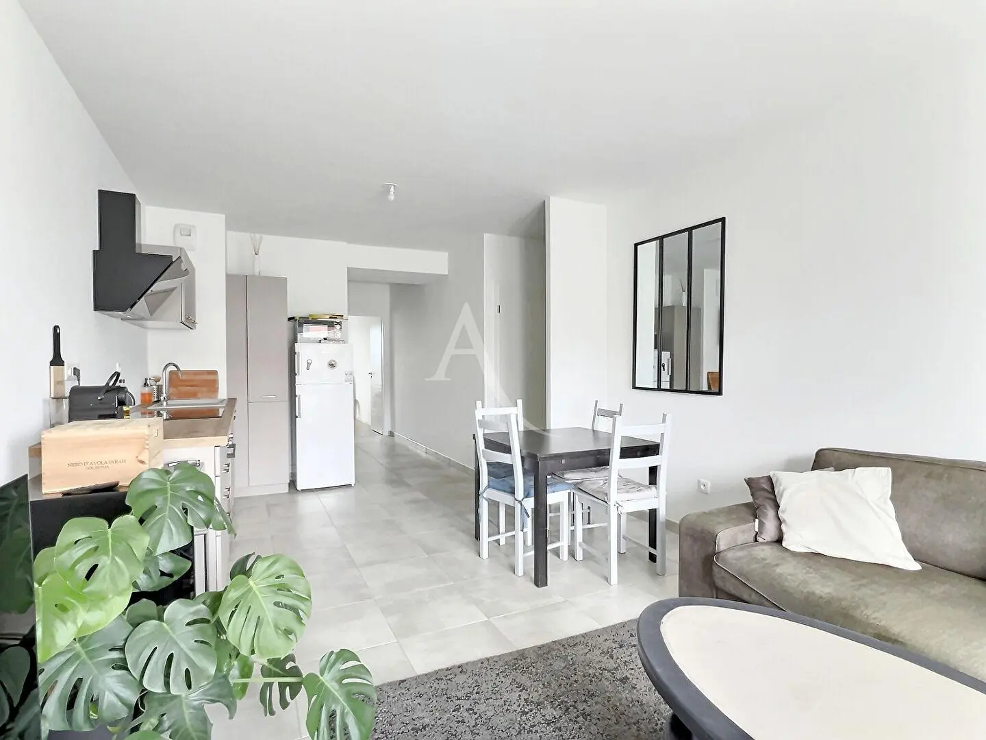 Küche; küchengeräte, holzboden, tageslicht, moderner stil, renoviert