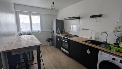 Mutfak; mutfak aletleri, ahşap zemin, doğal ışık, modern stil, tadilatlı