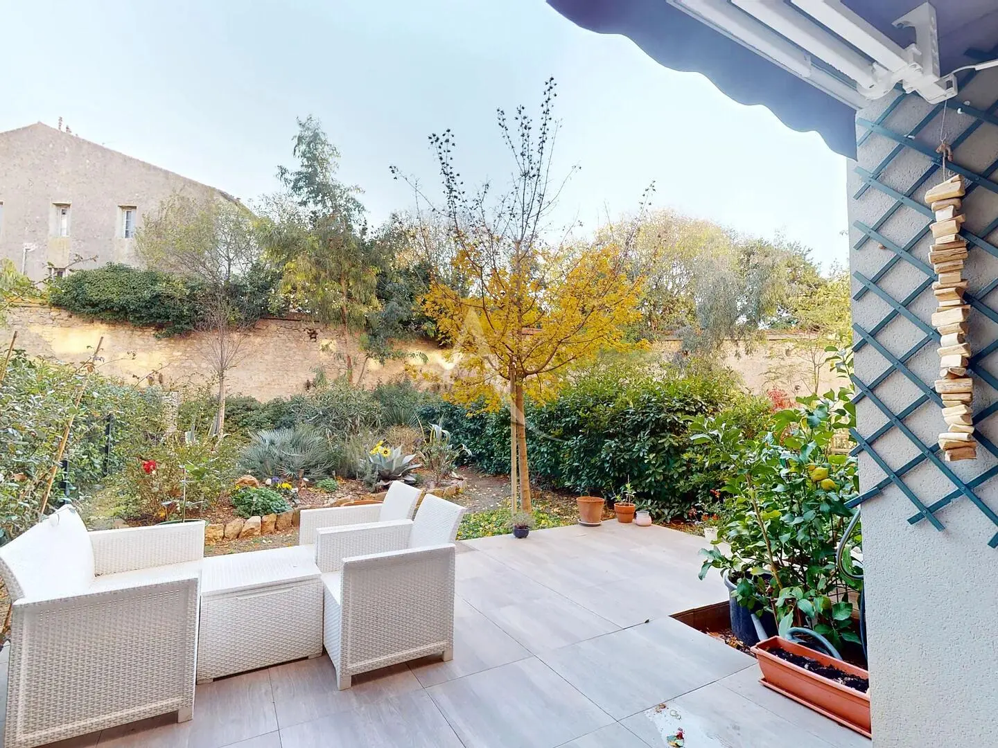 Küche; küchengeräte, holzboden, tageslicht, moderner stil, renoviert