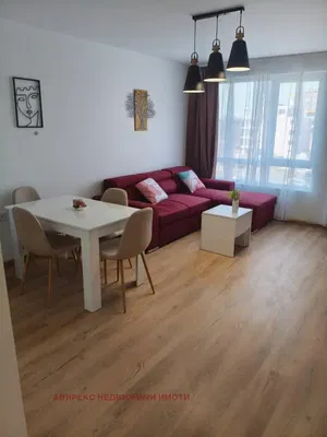 Woonkamer; houten vloer, natuurlijk licht, moderne stijl, hoge plafonds