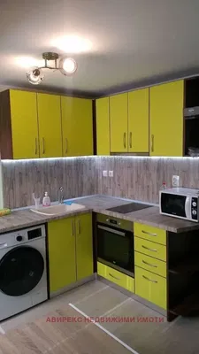 Dnevna soba; drveni pod, prirodno svjetlo, moderni stil, visoki plafoni