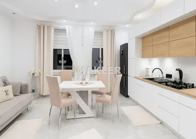 Keuken; keukenapparatuur, houten vloer, natuurlijk licht, moderne stijl, gerenoveerd