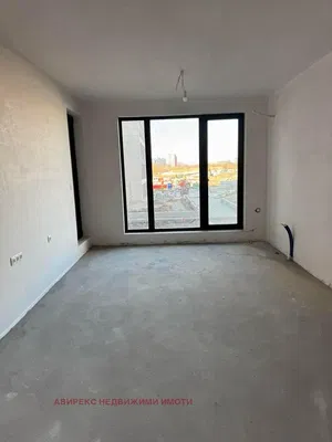 Dnevna soba; drveni pod, prirodno svjetlo, moderni stil, visoki plafoni