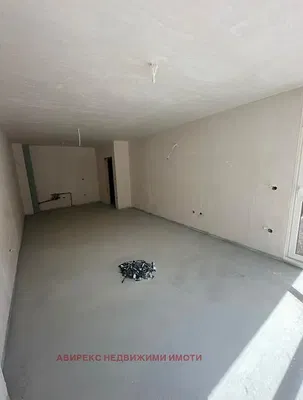 Kuhinja; kuhinjski aparati, drveni pod, prirodno svjetlo, moderni stil, renoviran