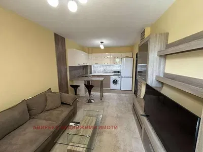 Dnevna soba; drveni pod, prirodno svjetlo, moderni stil, visoki plafoni