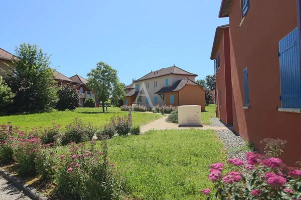 Cucina; elettrodomestici, pavimento in legno, luce naturale, stile moderno, ristrutturato