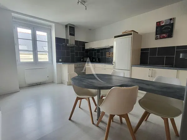 Küche; küchengeräte, holzboden, tageslicht, moderner stil, renoviert