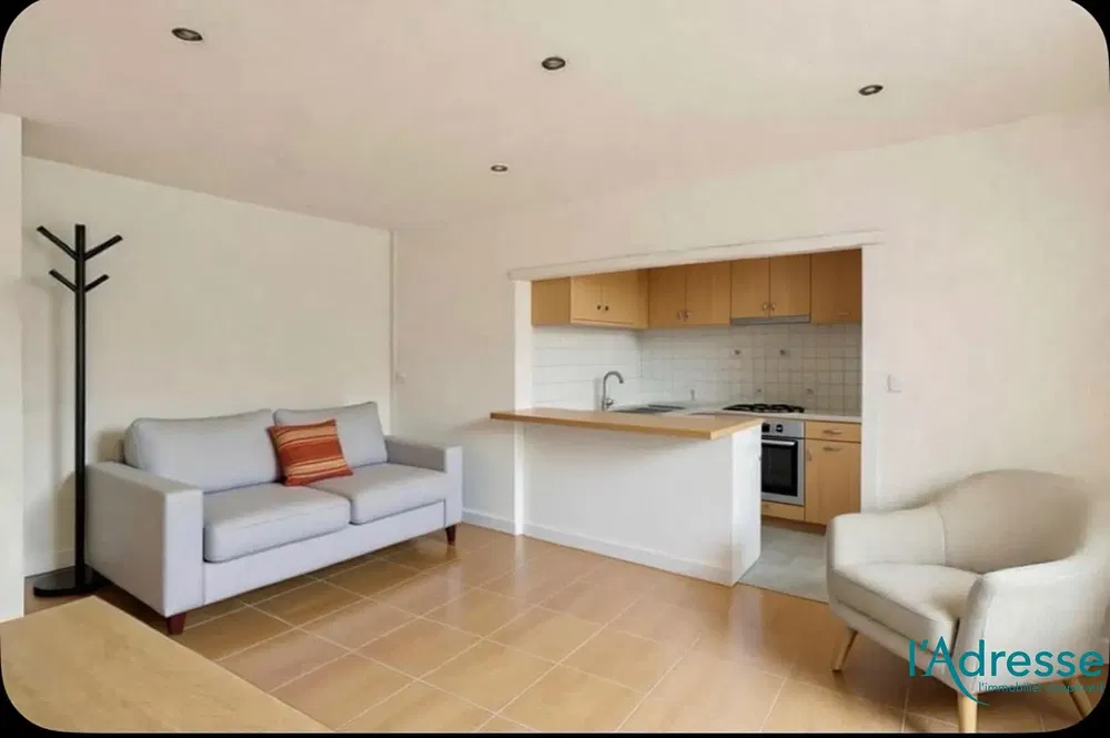 Mutfak; mutfak aletleri, ahşap zemin, doğal ışık, modern stil, tadilatlı