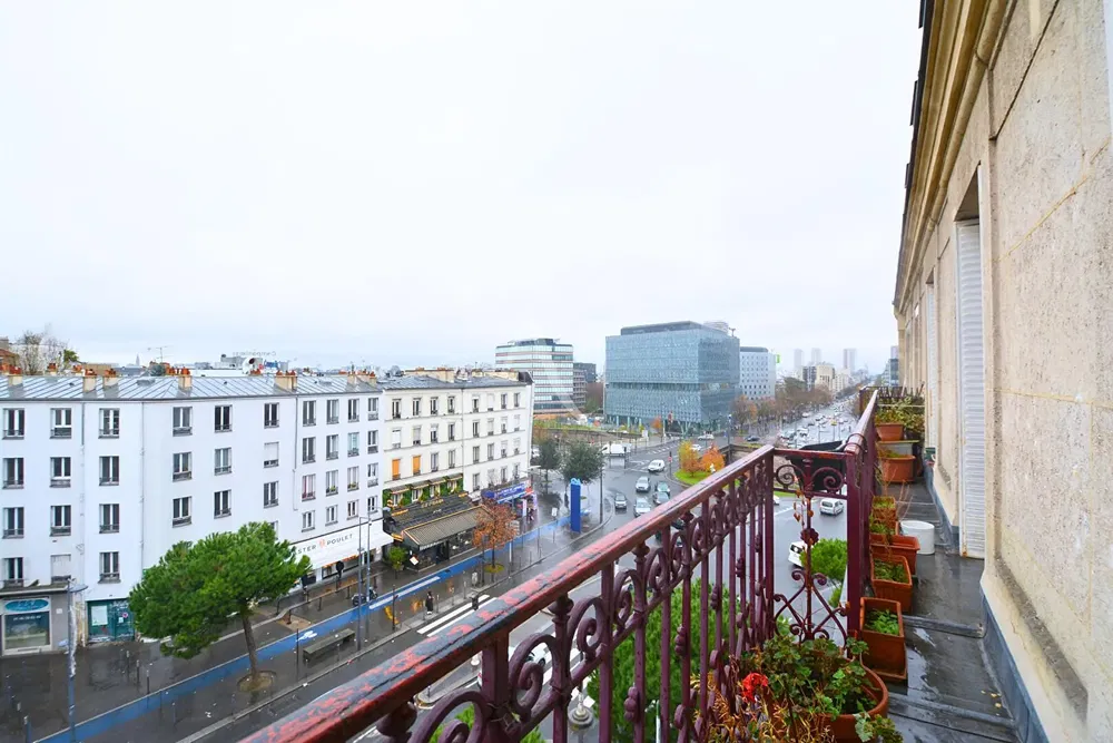 Küche; küchengeräte, holzboden, tageslicht, moderner stil, renoviert