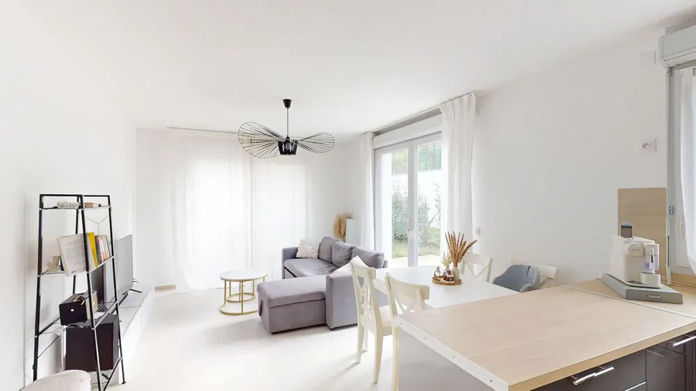 مطبخ; أجهزة المطبخ, أرضية خشبية, ضوء طبيعي, أسلوب عصري, مجدد