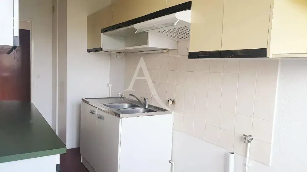 مطبخ; أجهزة المطبخ, أرضية خشبية, ضوء طبيعي, أسلوب عصري, مجدد