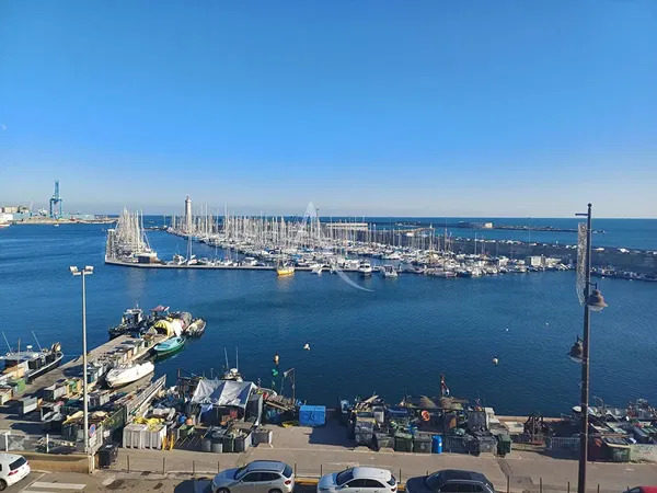 مطبخ; أجهزة المطبخ, أرضية خشبية, ضوء طبيعي, أسلوب عصري, مجدد