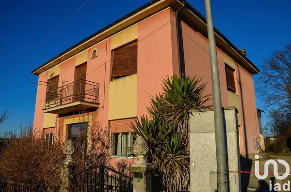 Кухиња; кухињски апарати, дрвени под, природно светло, модерни стил, реновиран