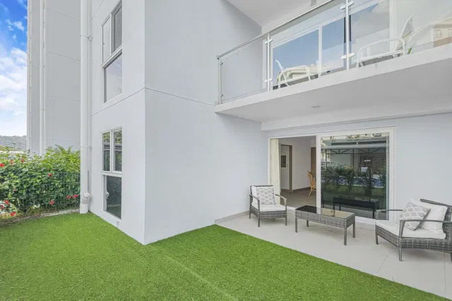 Küche; küchengeräte, holzboden, tageslicht, moderner stil, renoviert