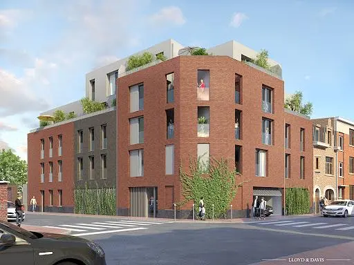 Хол; дървен под, естествена светлина, модерен стил, високи тавани