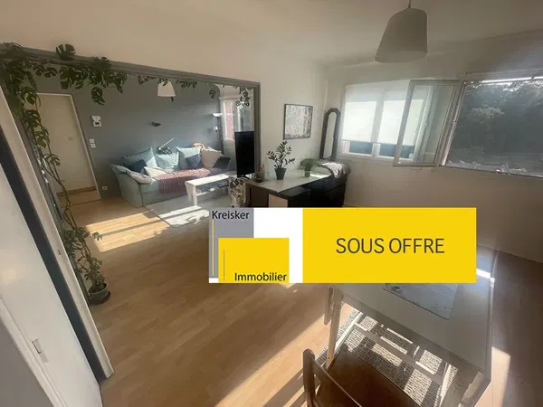 Cuisine; électroménager, carrelage, lumière naturelle, style moderne, rénové