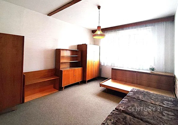 Kuhinja; kuhinjski aparati, drveni pod, prirodno svjetlo, moderni stil, renoviran