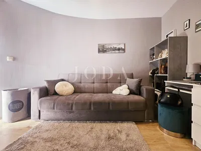 Mutfak; mutfak aletleri, ahşap zemin, doğal ışık, modern stil, tadilatlı