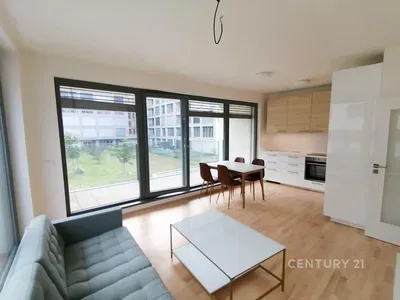 Σαλόνι; ξύλινο πάτωμα, φυσικό φως, μοντέρνο στυλ, ψηλά ταβάνια