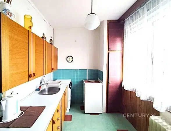 Küche; küchengeräte, holzboden, tageslicht, moderner stil, renoviert