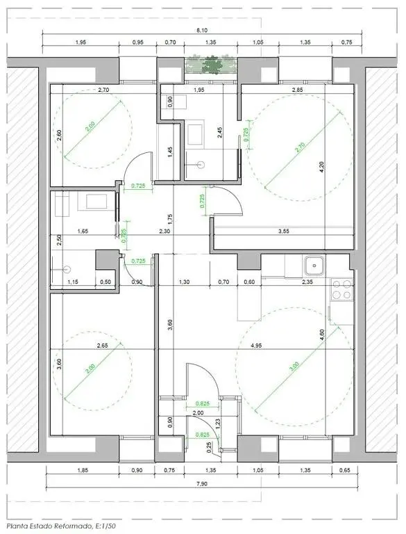 Wohnzimmer; holzboden, tageslicht, moderner stil, hohe decken