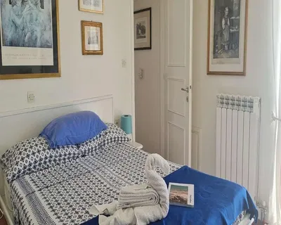 Cucina; elettrodomestici, pavimento in legno, luce naturale, stile moderno, ristrutturato