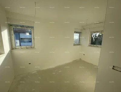 Wohnzimmer; holzboden, tageslicht, moderner stil, hohe decken