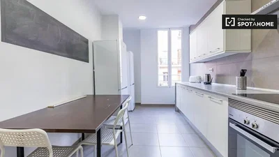 Cucina; elettrodomestici, pavimento in legno, luce naturale, stile moderno, ristrutturato