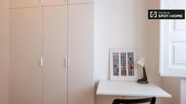 مطبخ; أجهزة المطبخ, أرضية خشبية, ضوء طبيعي, أسلوب عصري, مجدد