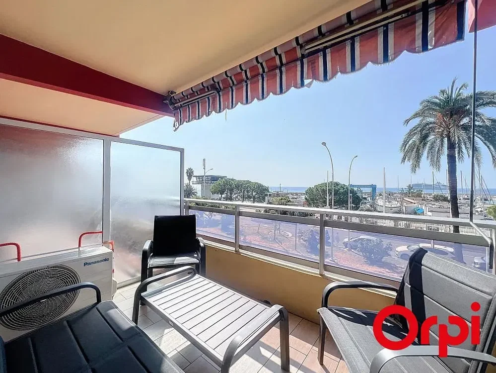 غرفة معيشة