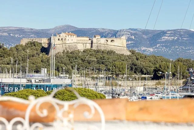 Σαλόνι