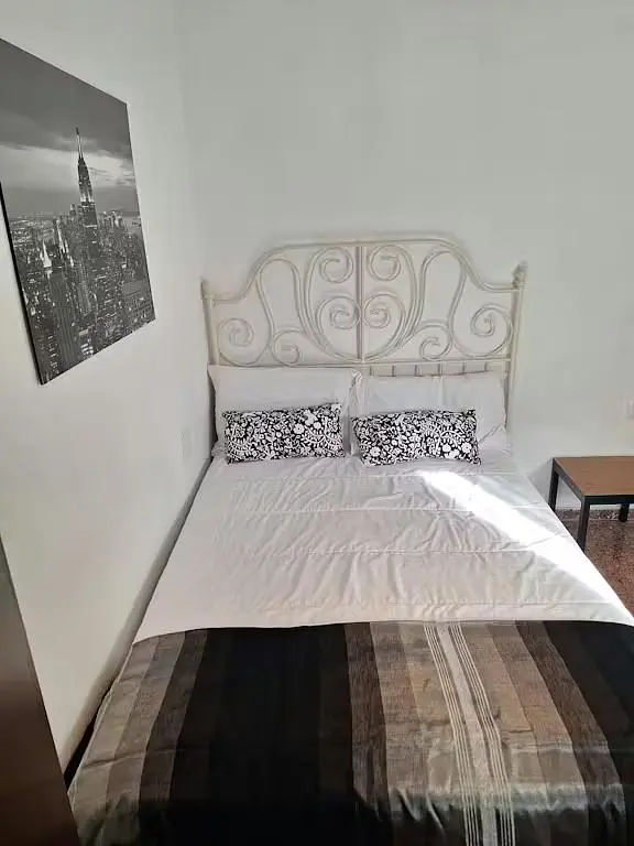 Cocina; electrodomésticos, suelo de madera, luz natural, estilo moderno