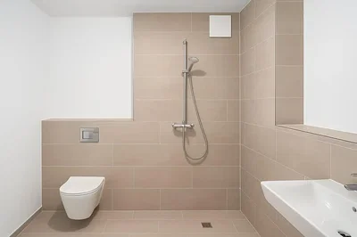 مطبخ; أجهزة المطبخ, أرضية خشبية, ضوء طبيعي, أسلوب عصري