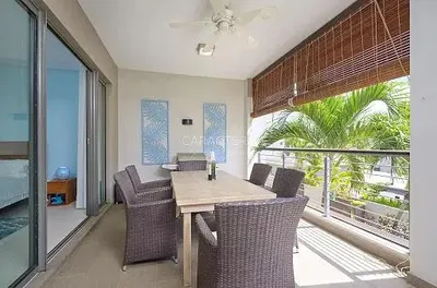 Wohnzimmer; holzboden, tageslicht, moderner stil