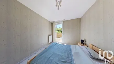 Wohnzimmer; holzboden, tageslicht, moderner stil