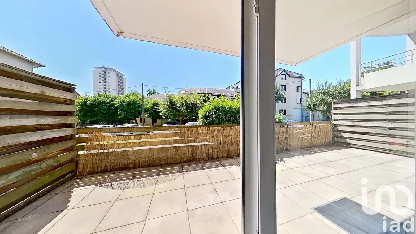 Wohnzimmer; holzboden, tageslicht, moderner stil