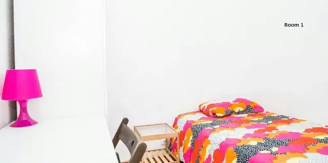 Küche; küchengeräte, holzboden, tageslicht, moderner stil