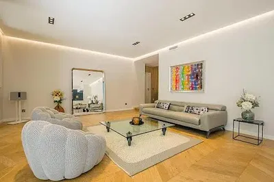 Living room; wood floor, natural light, modern style